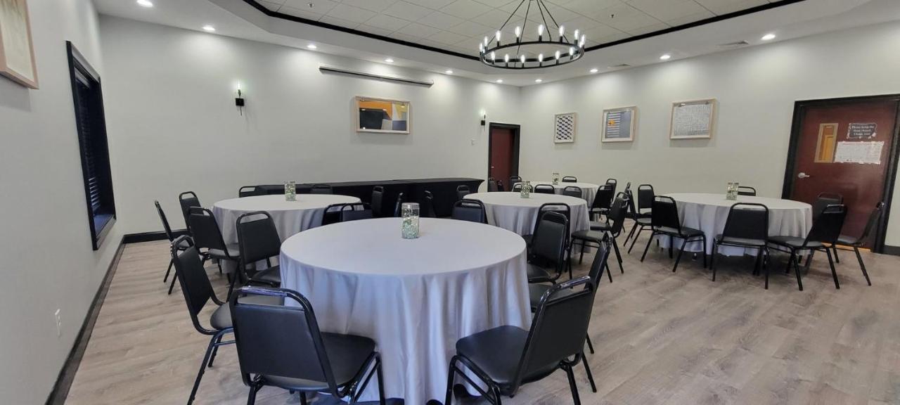 Holiday Inn Express Hotel & Suites Newton Sparta By Ihg Exterior photo