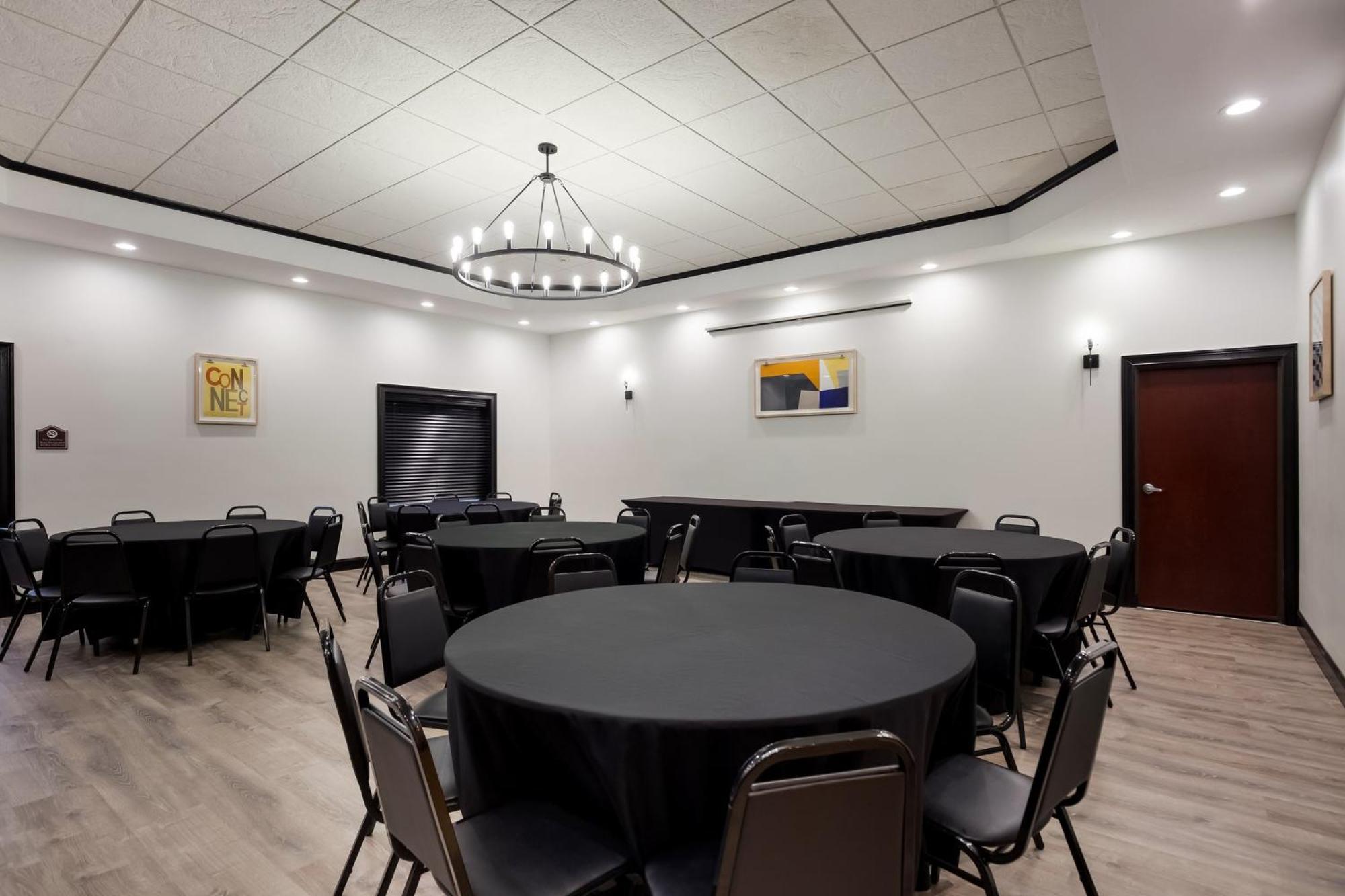 Holiday Inn Express Hotel & Suites Newton Sparta By Ihg Exterior photo