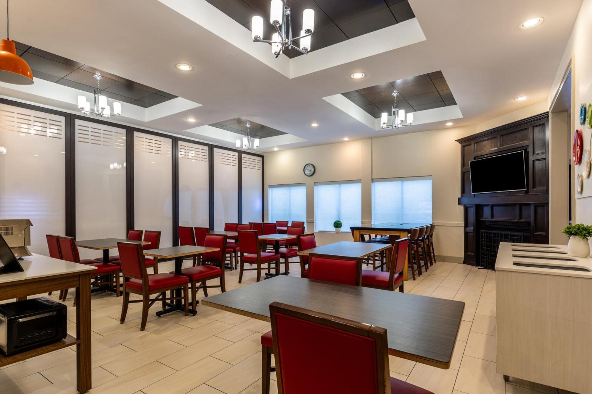 Holiday Inn Express Hotel & Suites Newton Sparta By Ihg Exterior photo