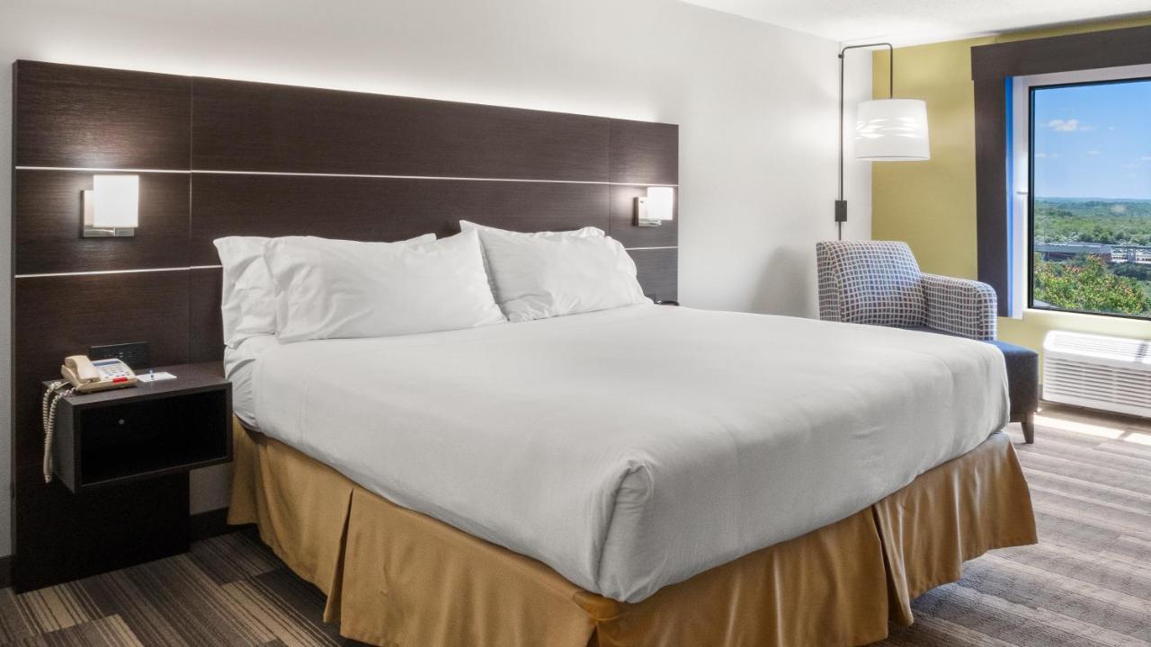 Holiday Inn Express Hotel & Suites Newton Sparta By Ihg Exterior photo